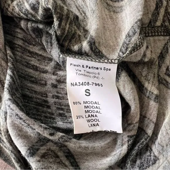 No-lita Elegant Geometric Patterned Long Sleeve V-Neck Top S - Picture 7 of 7